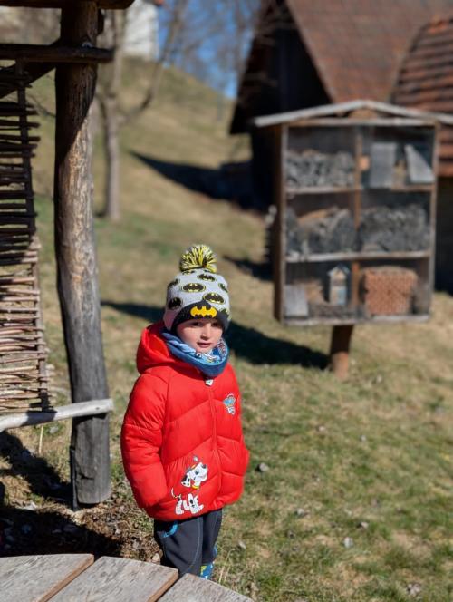 17. MŠ na procházce v okolí školy