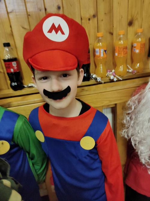 11. Karneval ve škole